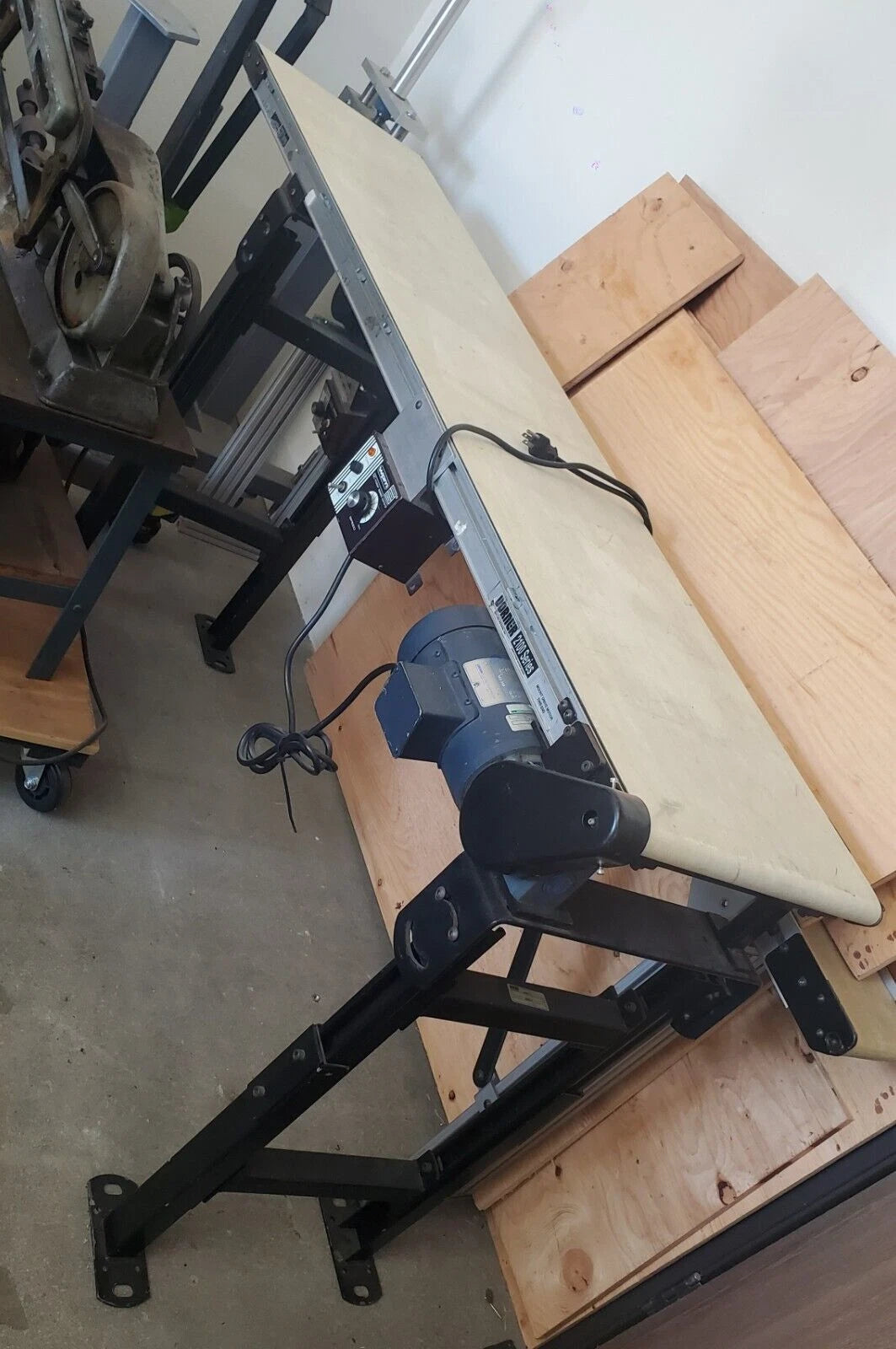 2100 Series Flat Belt Conveyor